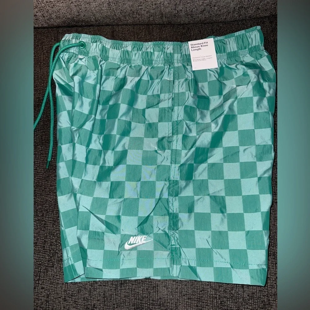 Nike Men’s Green Checkered Shorts